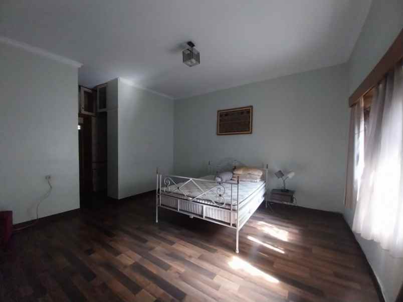 dijual rumah arcamanik endah