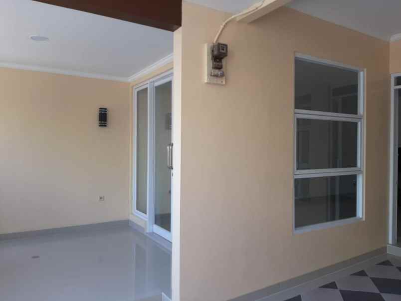 dijual rumah aren jaya