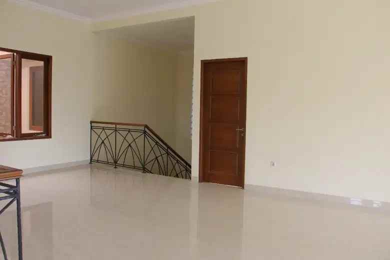 dijual rumah asri bangunan baru di tanah kusir