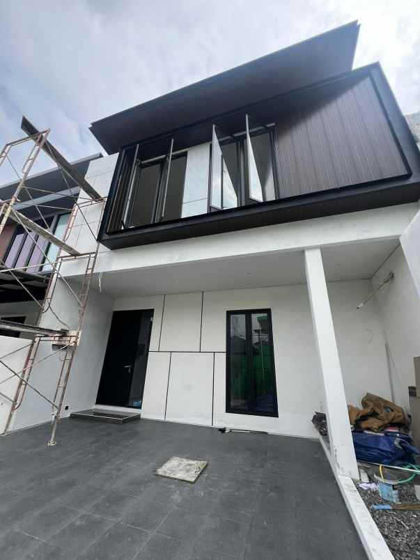 dijual rumah babatan pantai