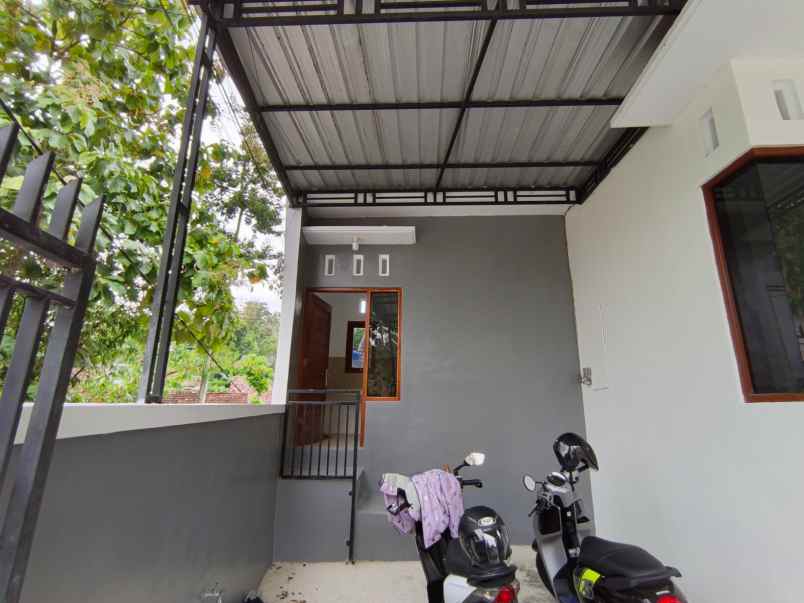dijual rumah balecatur