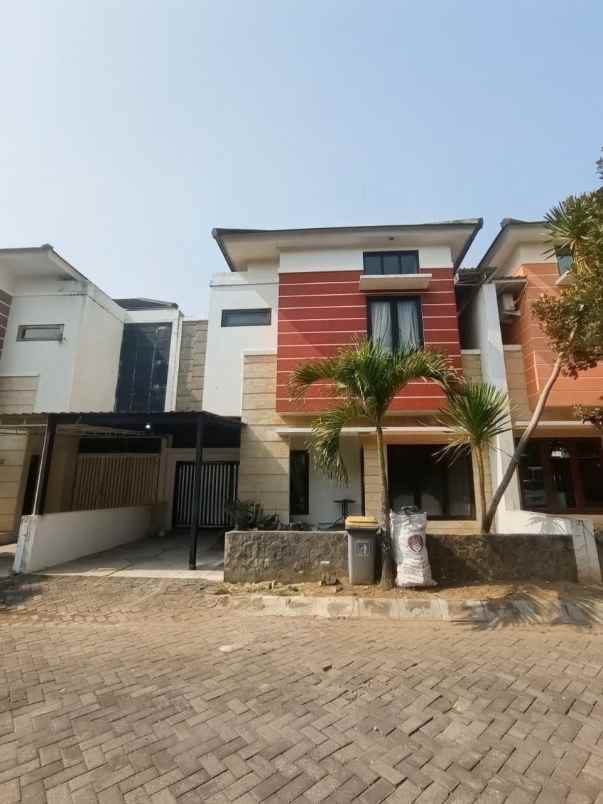 dijual rumah bandara adisucipto