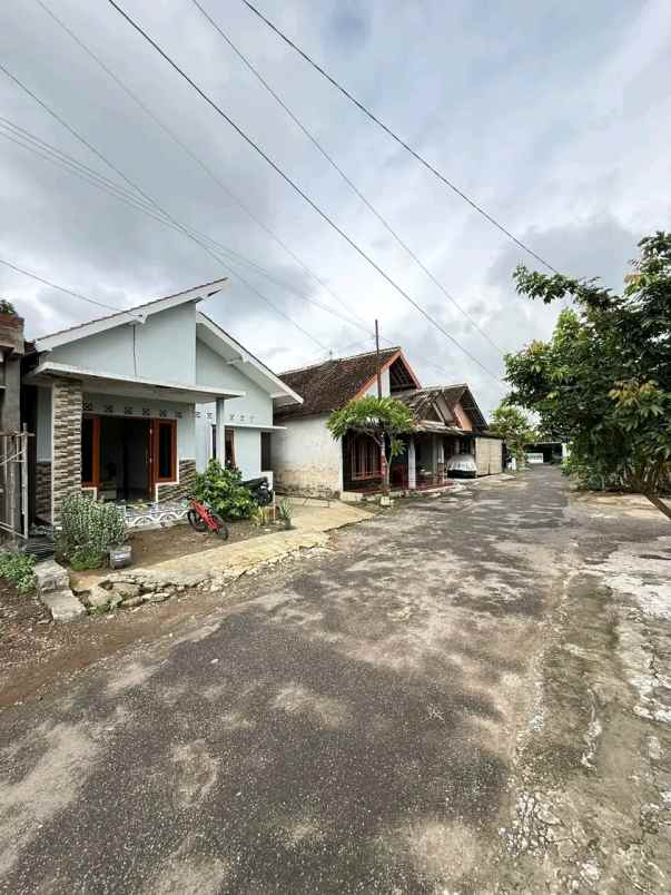dijual rumah banguny