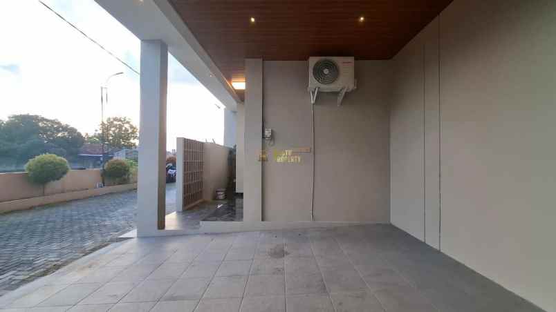 dijual rumah baturetno