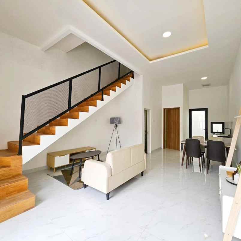 dijual rumah boulevard hijau kota