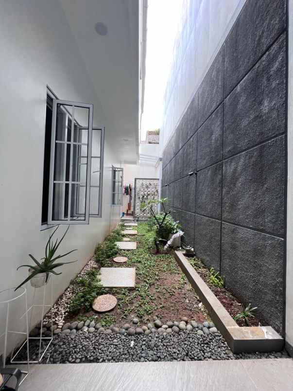 dijual rumah bukit cinere indah cinere