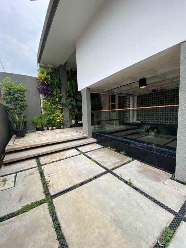 dijual rumah cantik di pulomas jakarta timur
