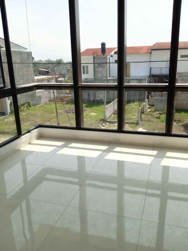 dijual rumah cemorokandang