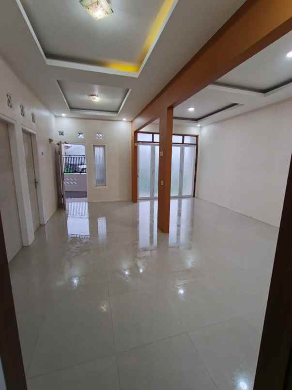 dijual rumah cibaligo cihanjuang