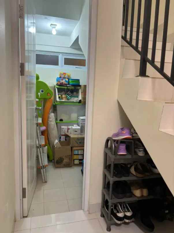 dijual rumah cinere depok