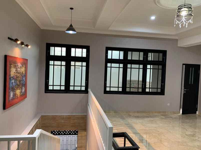 dijual rumah cinere depok kota