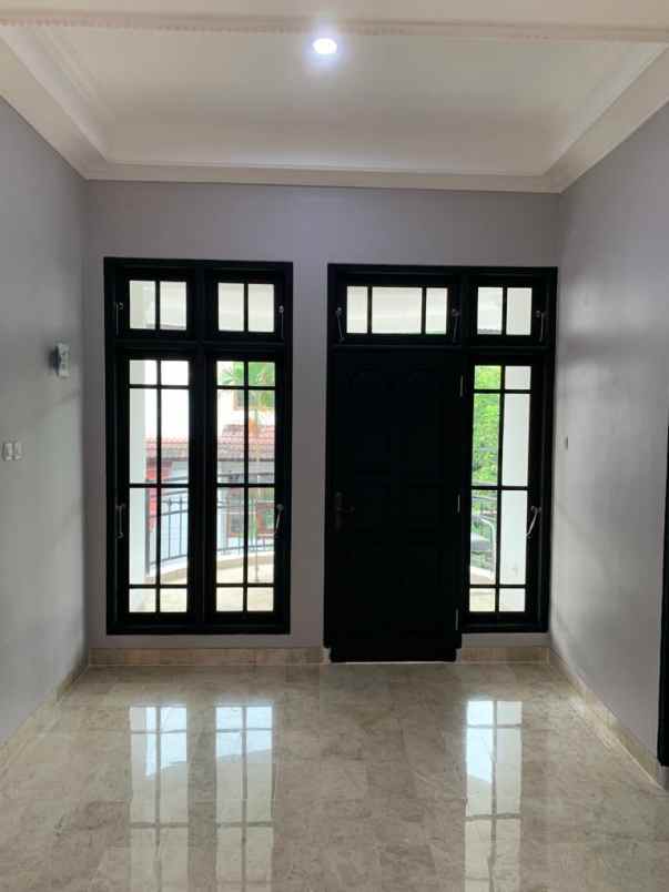 dijual rumah cinere depok kota