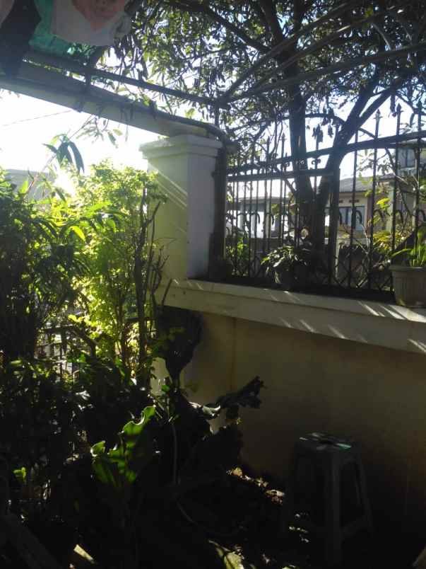 dijual rumah cipageran asri