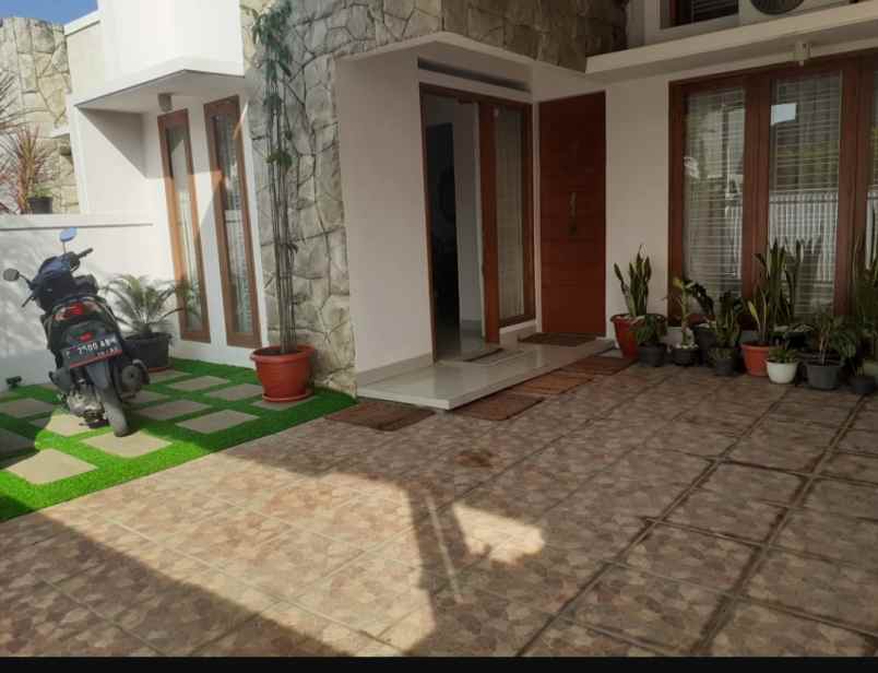 dijual rumah cisaranten