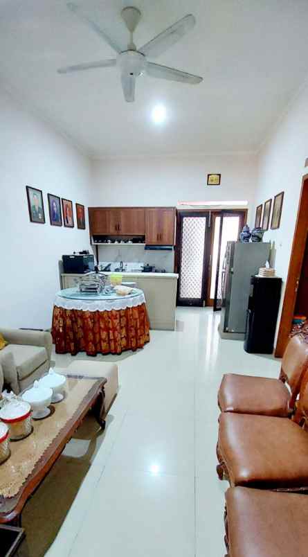 dijual rumah cisaranten