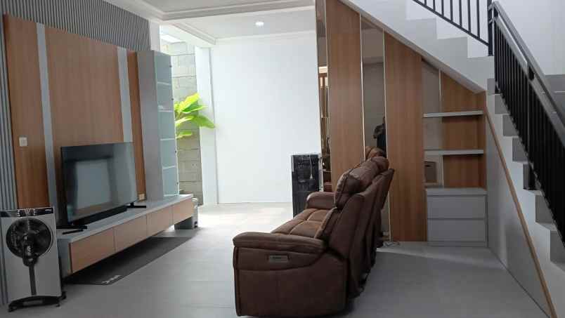 dijual rumah citra grand