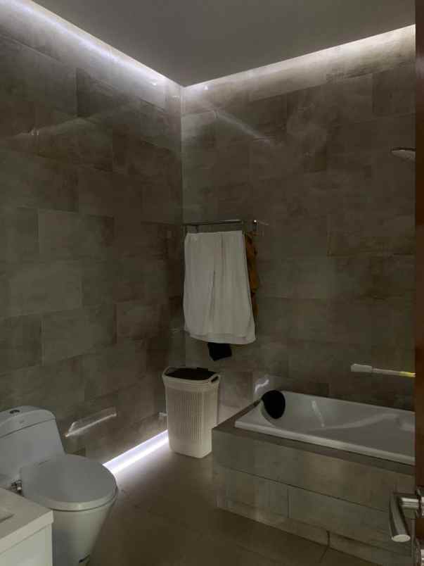 dijual rumah citragran cibubur