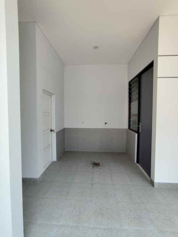 dijual rumah citraland raffles garden