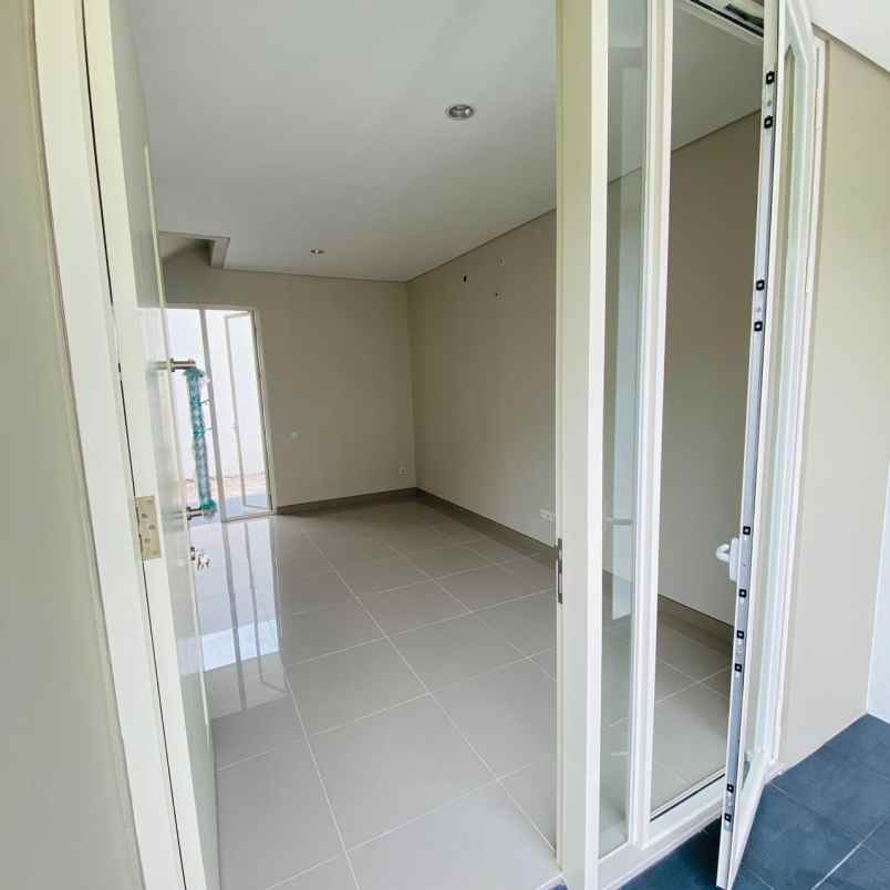 dijual rumah citraland the greenlake