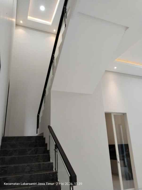dijual rumah citraland utama surabaya