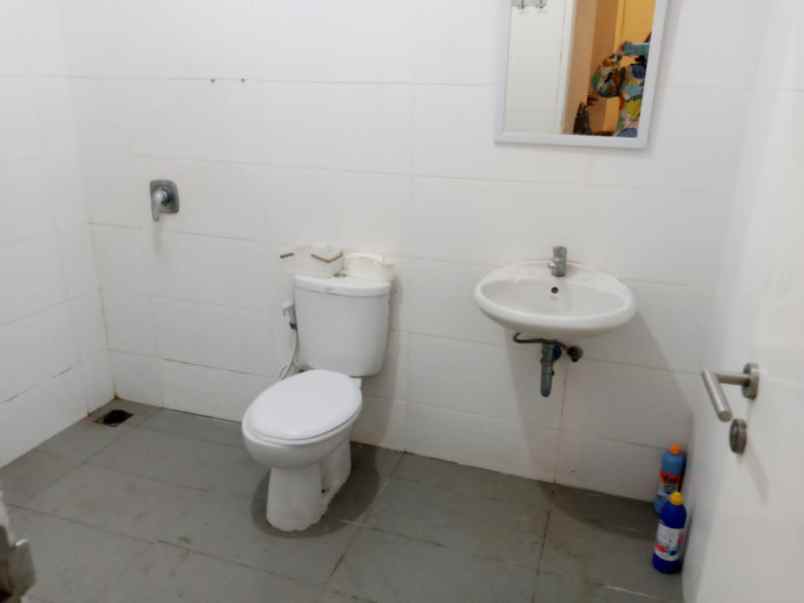 dijual rumah cluster alamanda jakarta