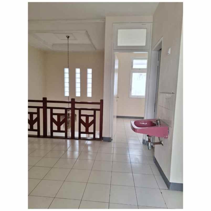dijual rumah cluster asia jl banjar