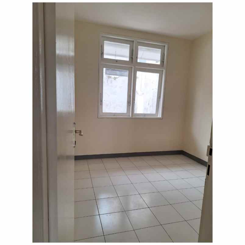 dijual rumah cluster asia jl banjar