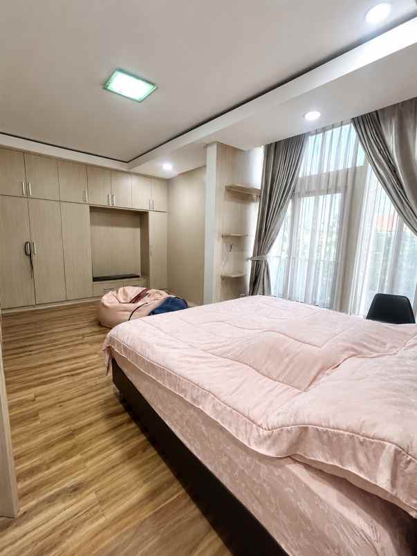dijual rumah cluster cassia jgc jakarta
