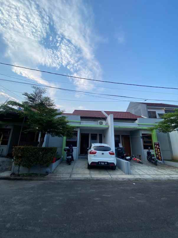 dijual rumah cluster derwati mas estate