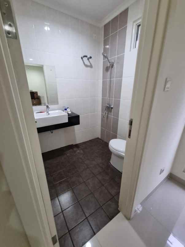 dijual rumah cluster thomson gading serpong