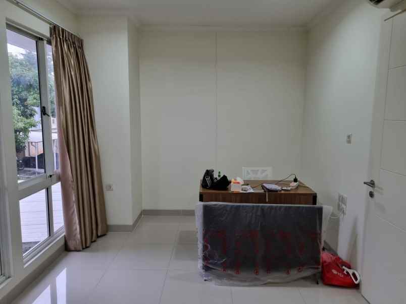 dijual rumah cluster thomson gading serpong