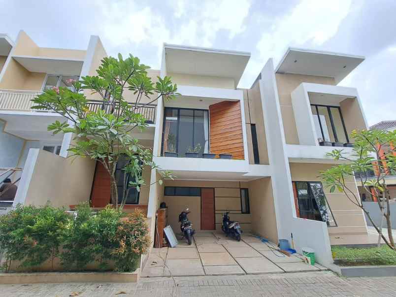 dijual rumah condet
