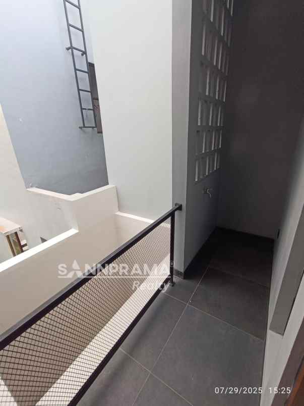 dijual rumah curug bojongsari depok