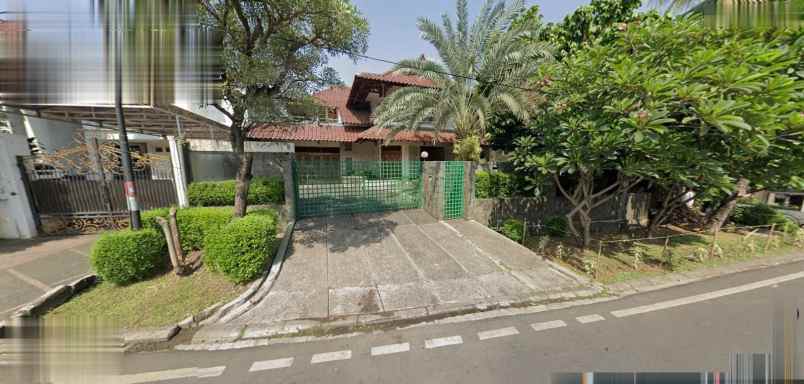 dijual rumah dengan swimming pool di pondok indah