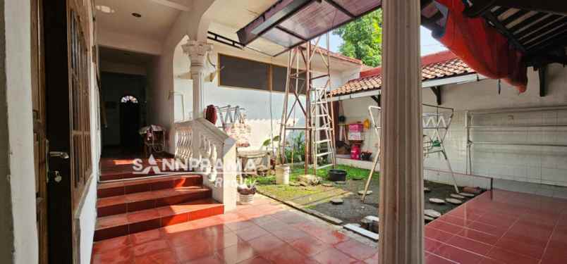 dijual rumah depok