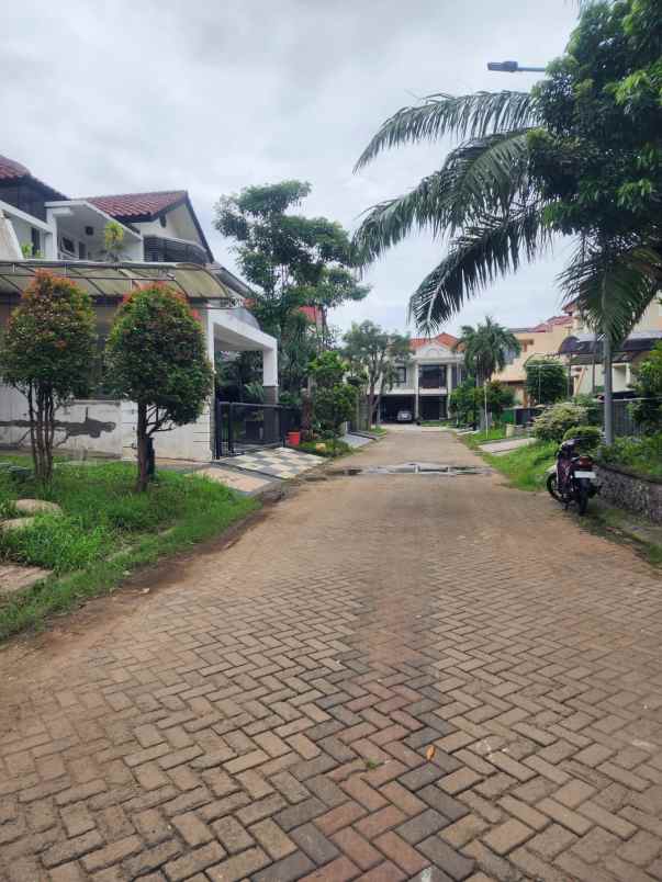 dijual rumah dharmahusada