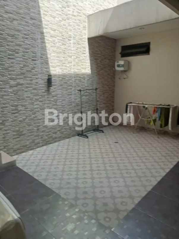 dijual rumah dharmahusada utara
