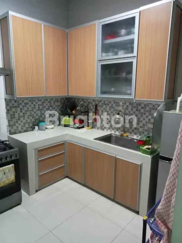 dijual rumah dharmahusada utara