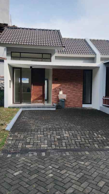 dijual rumah di citra grand tembalang semarang