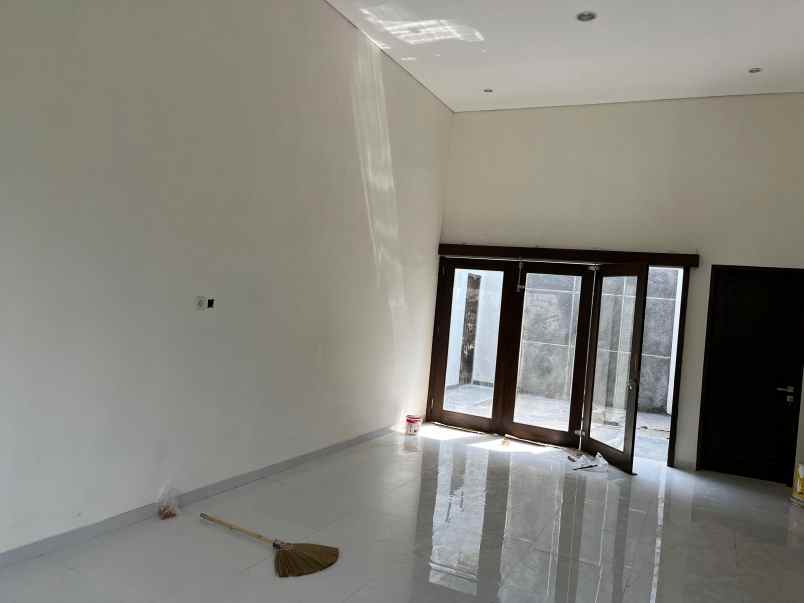 dijual rumah di fajar indah solo