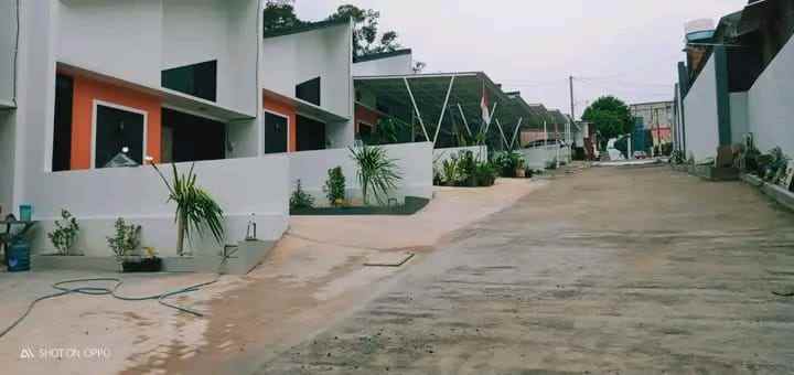 dijual rumah di jl grafika banyumanik semarang