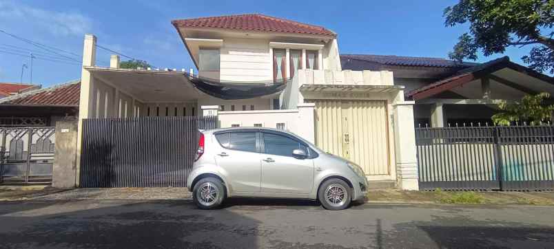 dijual rumah di jl jambu raya semarang