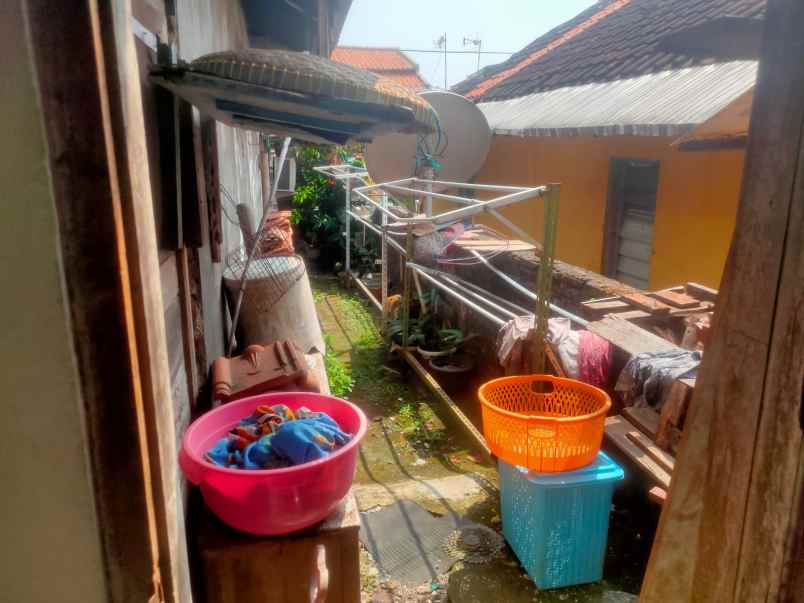 dijual rumah di kumudasmoro