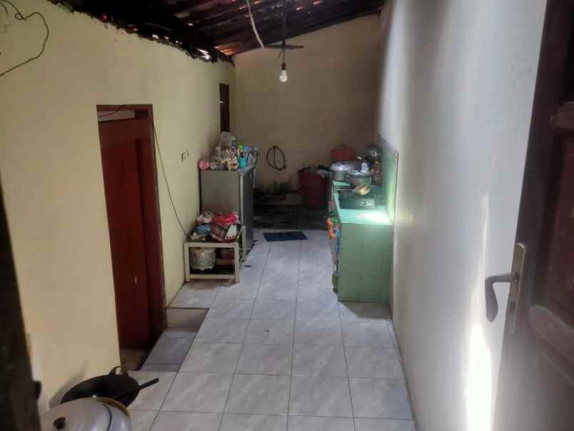 dijual rumah di kumudasmoro