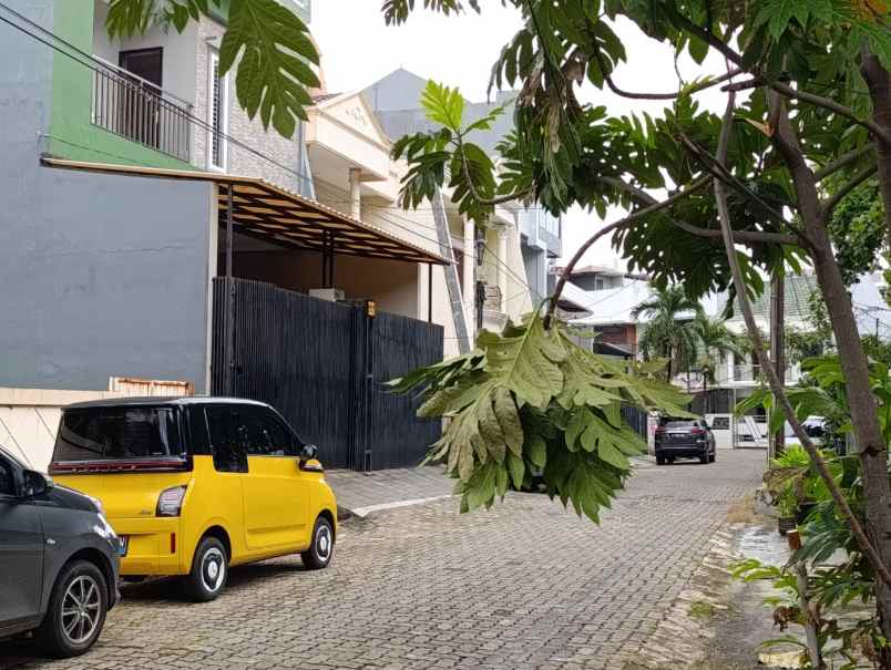 dijual rumah di perumahan taman sunter agung