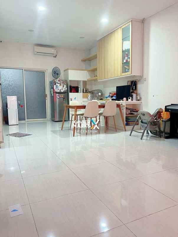 dijual rumah di pondok tjandra nanas dekat gununganyar