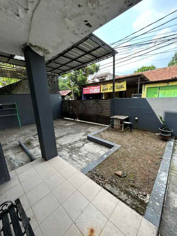 dijual rumah di sektor 1 bintaro jakarta selatan