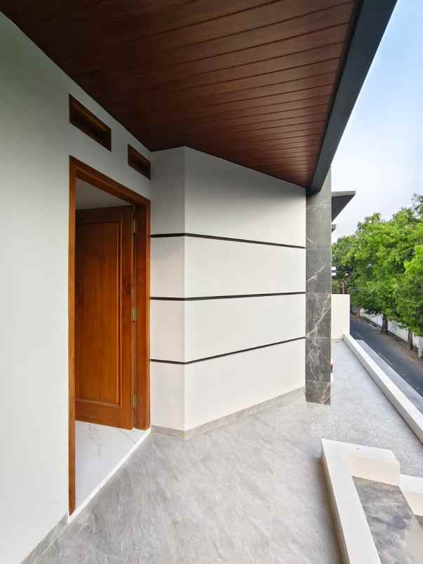 dijual rumah di sumber solo