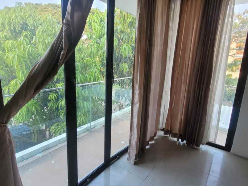 dijual rumah di surabaya