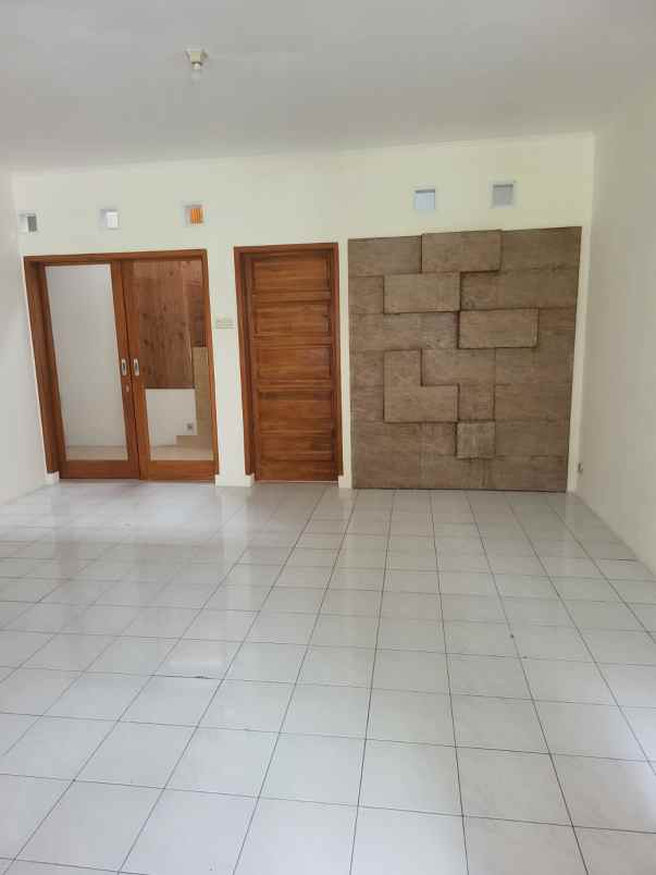 dijual rumah eksklusif komplek tamansari bukit bandung